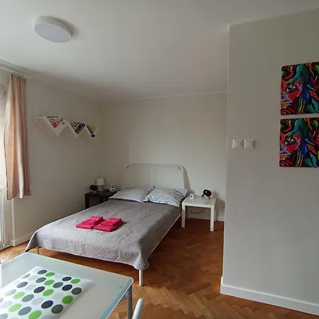 Center Apartment *